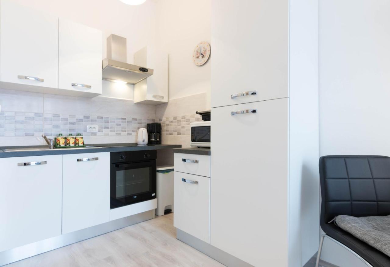 Apartment Ana Pula Exterior photo